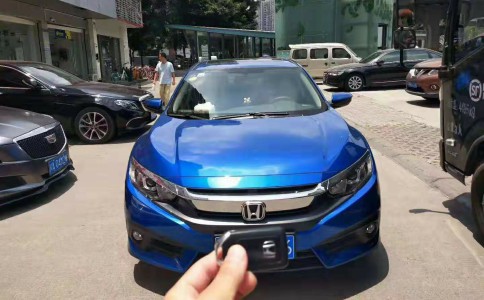 不是本人的車(chē)能抵押?jiǎn)幔?>
						<h4>不是本人的車(chē)能抵押?jiǎn)幔?/h4>
						<p>不是本人的車(chē)能抵押?jiǎn)?？可以的。這種情況是要經(jīng)過(guò)典當(dāng)公司來(lái)申請(qǐng)辦理。先完成審核，跟據(jù)借款車(chē)輛進(jìn)行市場(chǎng)價(jià)值評(píng)詁，</p>
						<p>2019-08-16 <em>0</em><b></b></p>
						</a>
					</div>
			  					<div   id=