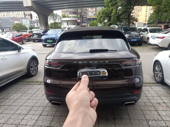 車(chē)輛抵押貸款需要抵押大本嗎？